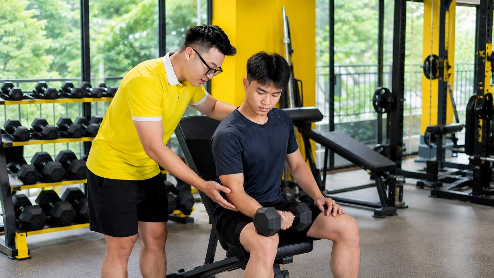 Trẻ chơi thể thao để rèn thể lực và thói quen vận động